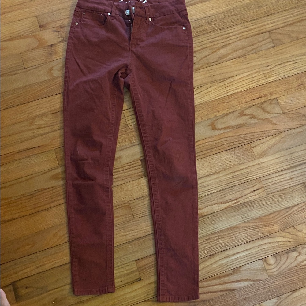 Seven7 Women's Skinny Jeans in Burgundy
